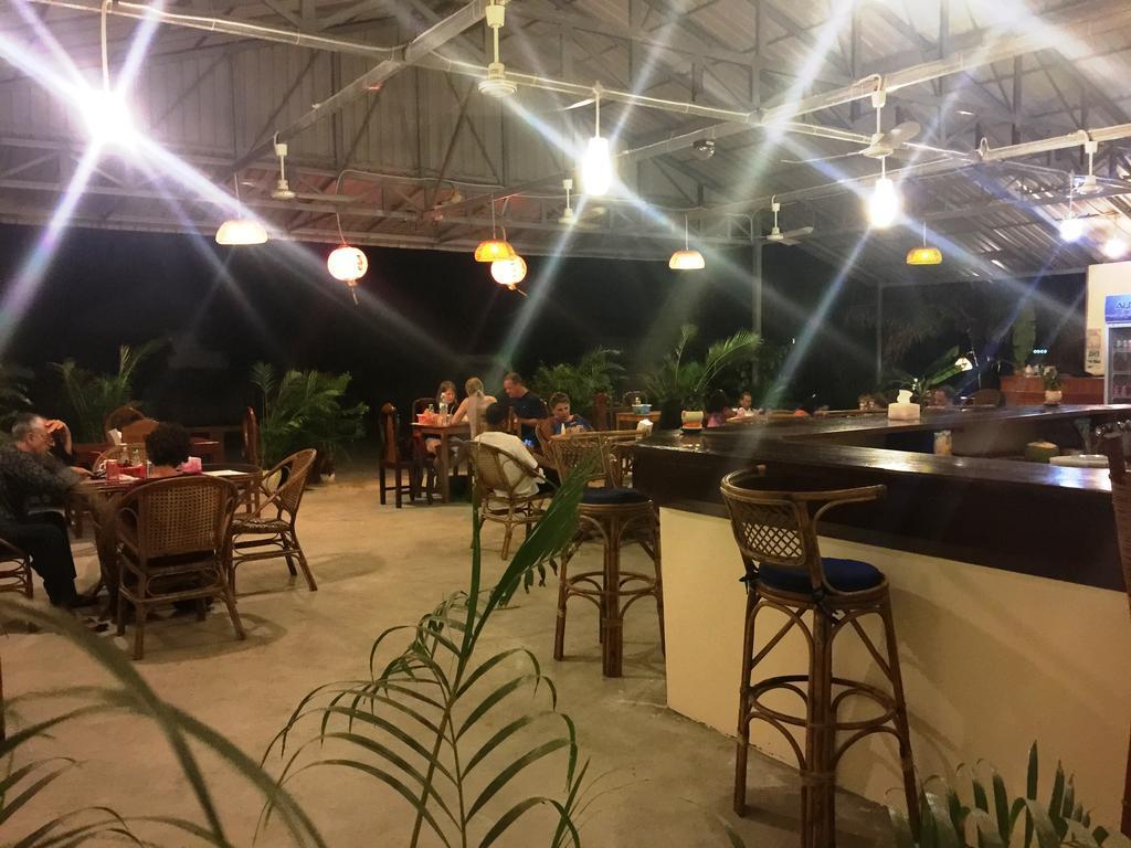 Отель The Moonflower Bungalow Сиануквиль Экстерьер фото