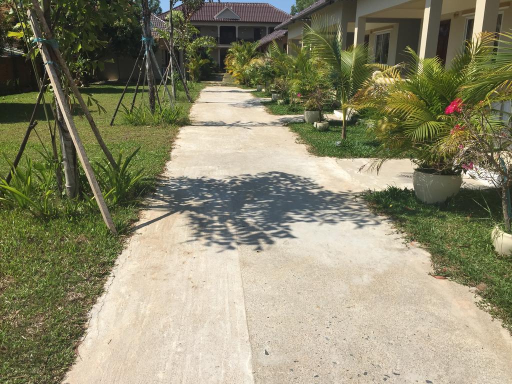 Отель The Moonflower Bungalow Сиануквиль Экстерьер фото