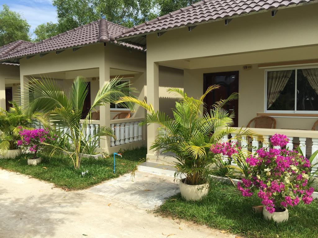 Отель The Moonflower Bungalow Сиануквиль Экстерьер фото