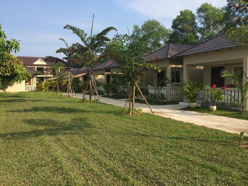Отель The Moonflower Bungalow Сиануквиль Экстерьер фото