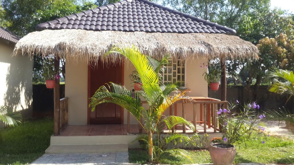 Отель The Moonflower Bungalow Сиануквиль Экстерьер фото