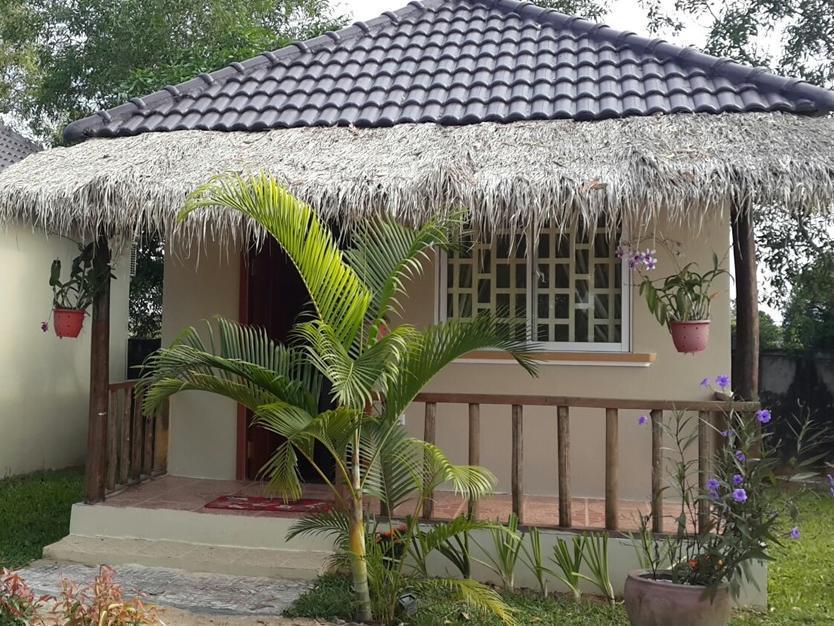 Отель The Moonflower Bungalow Сиануквиль Экстерьер фото